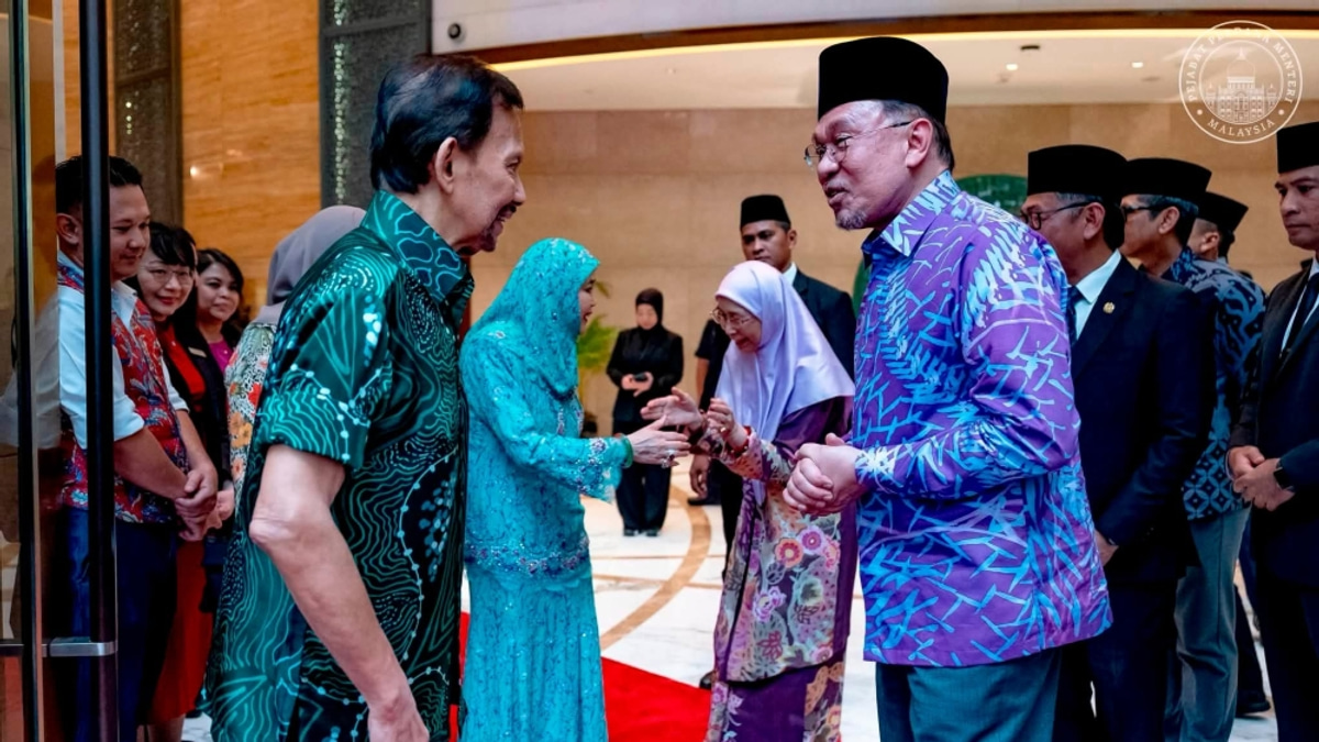 Anwar Celebrates Brunei Sultan's Birthday, Reinforces Regional Partnership