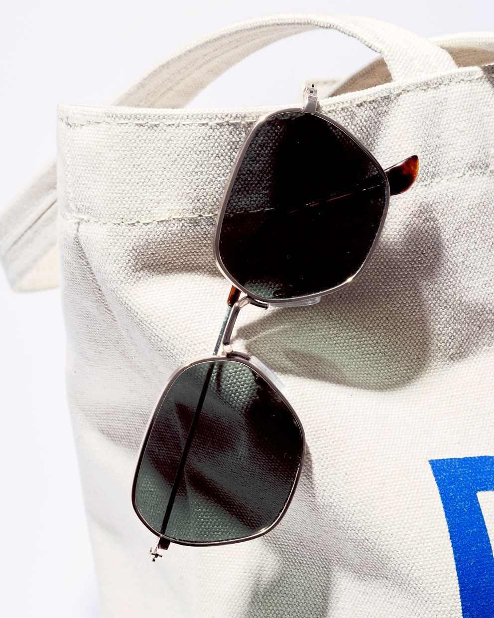 Eye Protection in the Tropics: Do You Really Need Sunglasses Every Time?