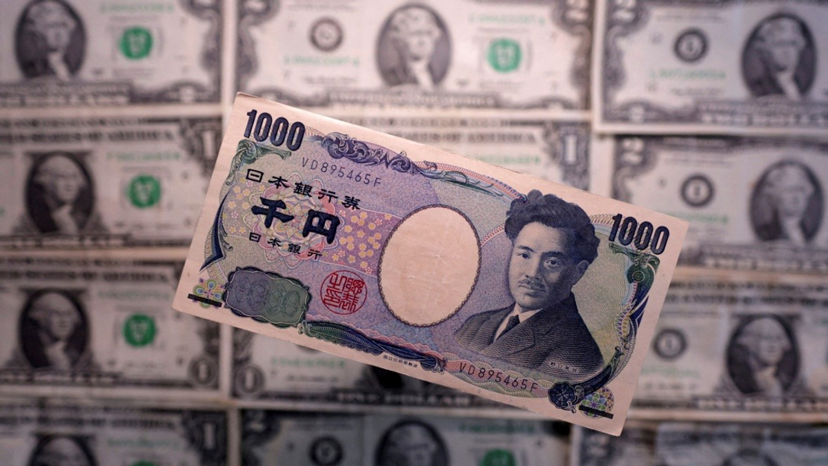 Japanese Yen Jumps Past 158 to Dollar as Intervention Rumors Swirl