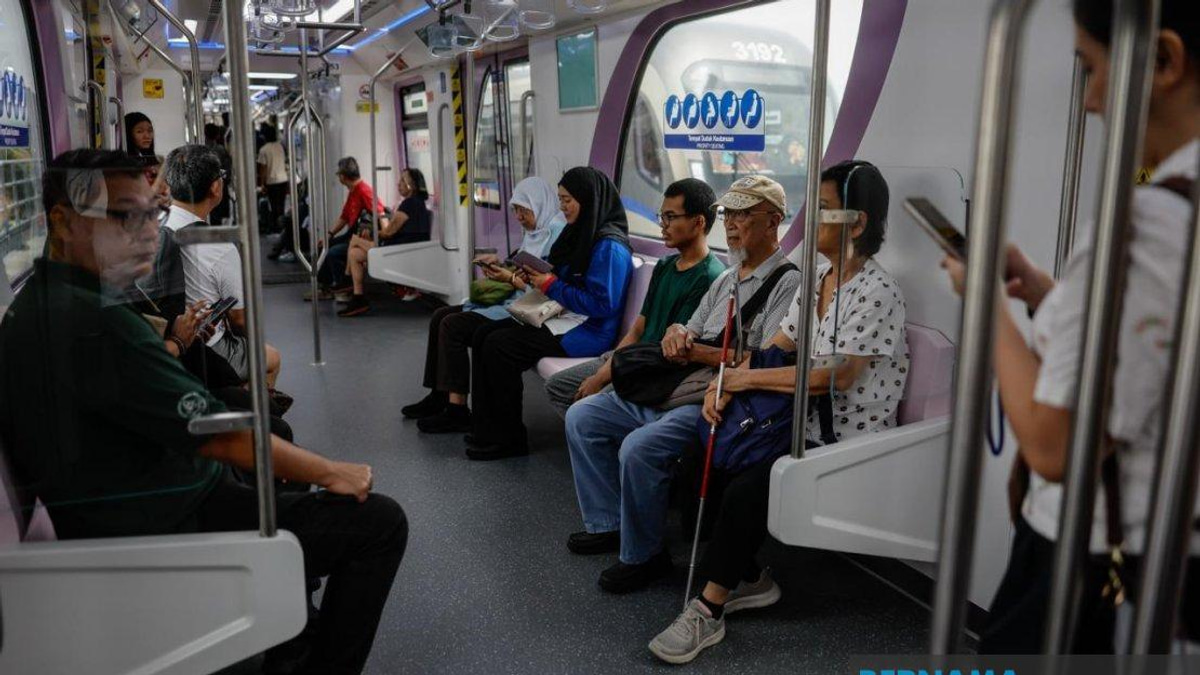 LRT3 Shah Alam Line Lauded for Accessibility, Users Call for Further Improvements
