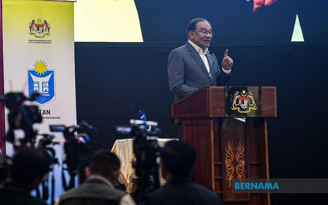 Malaysia Must Shed Colonial Thinking and Stop Copying Western Models, PM Anwar Says