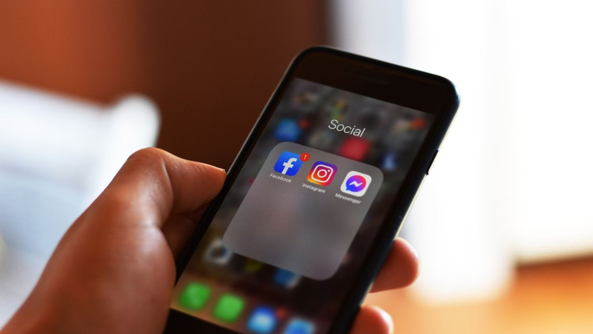 EU Targets Meta's 'Addictive' Features, Threatens Record Fines for Instagram and Facebook