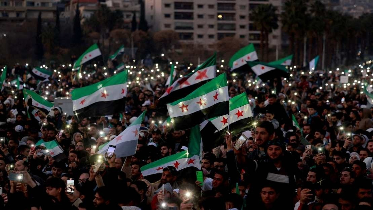 Israeli Artillery Strikes Southern Syria as Tensions Persist After Assad's Fall