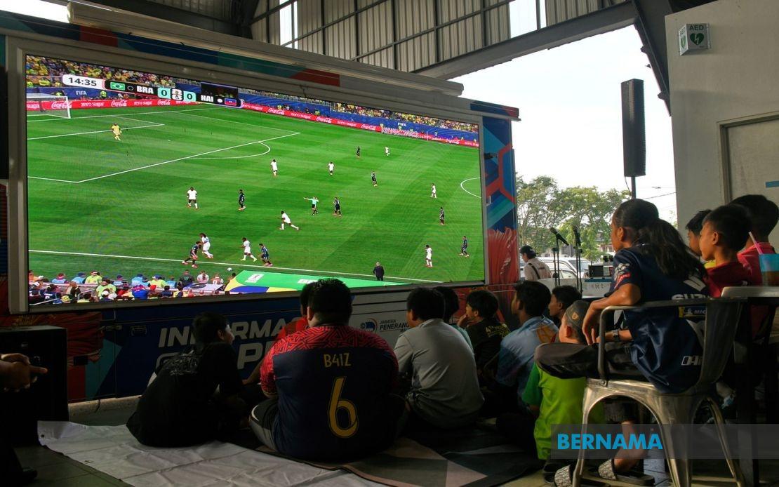 Free World Cup Broadcasts Easing Financial Burden for Malaysian Traders and Families