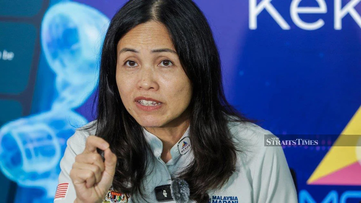 DAP's Teo Claims Opponents Using Fake Candidate Posters to Damage Johor Campaign