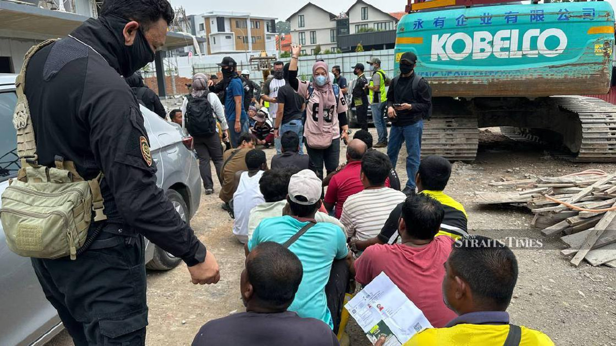 Malaysia Arrests 528 Foreign Workers in Major Construction Site Crackdown