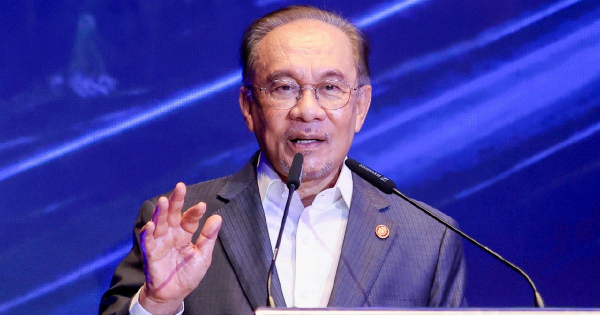 Anwar Ibrahim Undergoes Medical Assessment, to Be Monitored for Two Days