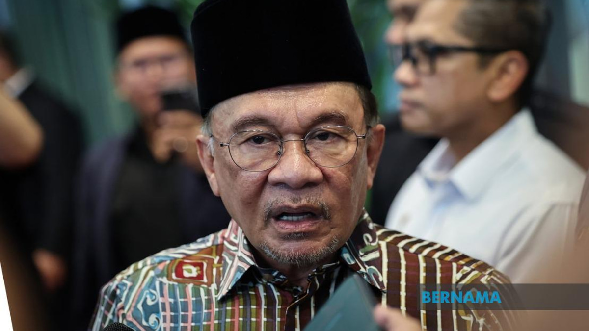 Government Takes Firm Stance Against Refugees Breaking Laws, Says PM Anwar