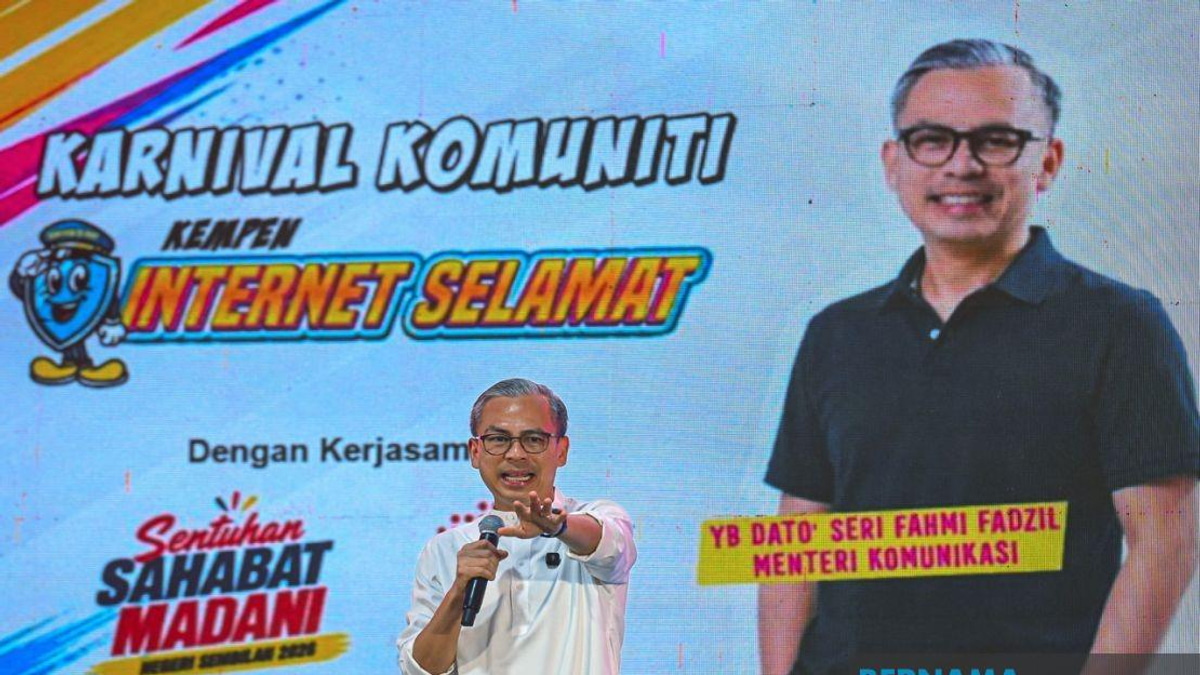 Fahmi Pushes Digital Safety Drive Beyond Cities Into FELDA Farming Communities