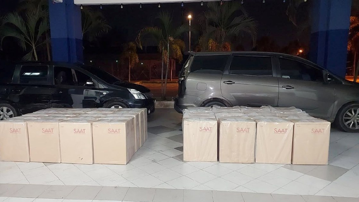Smuggled Cigarettes Worth RM813,000 Seized in High-Speed Chase Near Kota Baru