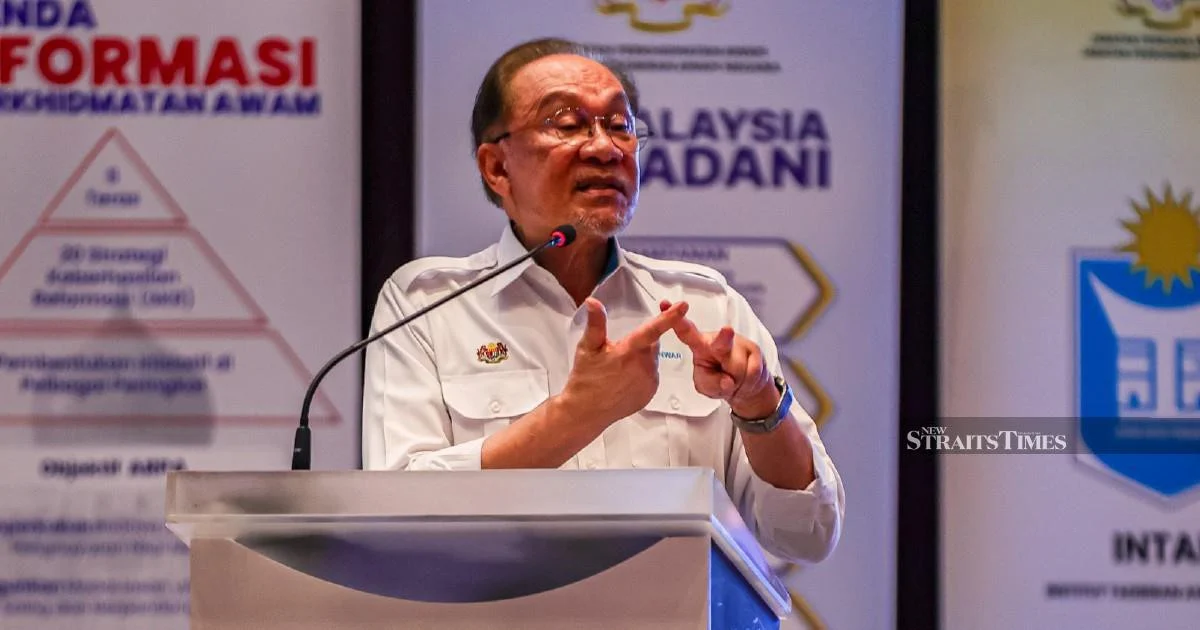 Anwar Defends Mat Sabu's Remarks, Appeals for Political Harmony