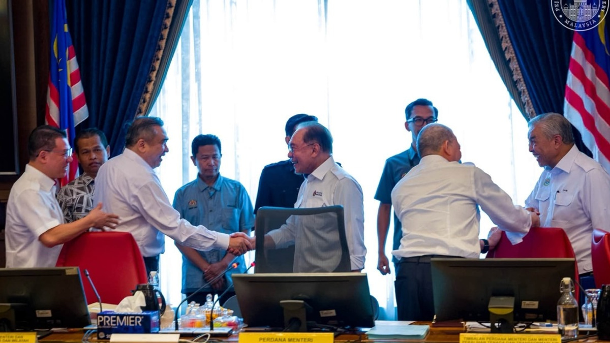 Anwar's Unity Message Resonates as PH and BN Navigate Competing Interests