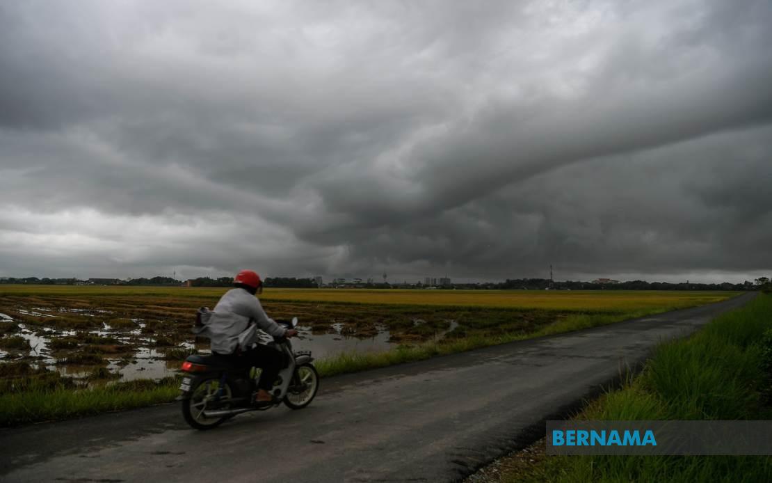 MetMalaysia Issues Thunderstorm Warning For Multiple States Until 9 Pm