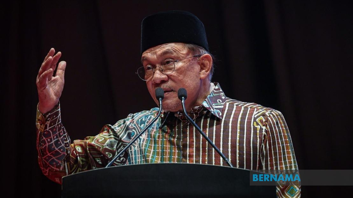 Waqf and Dakwah Bodies Must Embrace AI While Protecting Islamic Values, Says PM Anwar