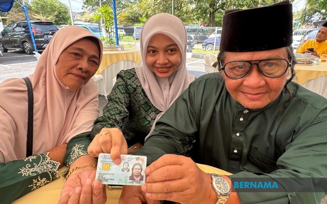 Johor Felda Settlers Receive Long-Awaited Land Titles After Decades of Waiting