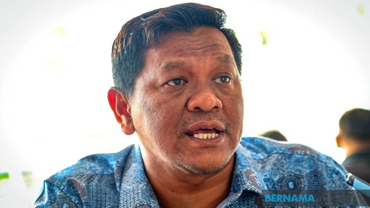 Renggam Motorcyclists Benefit From Government Fuel Voucher Programme