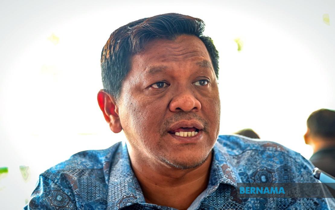Renggam Motorcyclists Benefit From Government Fuel Voucher Programme
