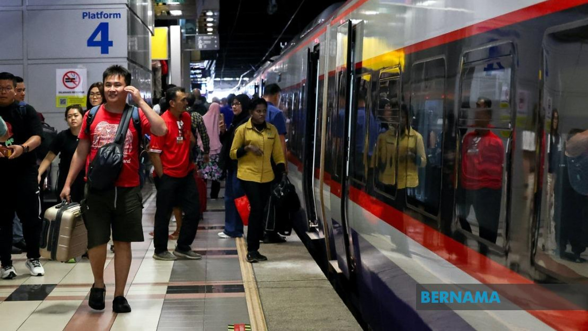 KTMB Puts 7,464 Extra ETS Seats on Sale for Johor Election With 20% Discount