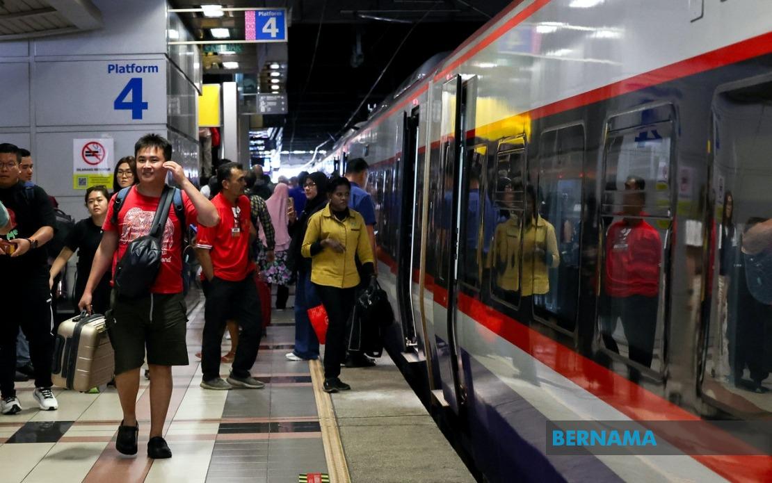 KTMB Puts 7,464 Extra ETS Seats on Sale for Johor Election With 20% Discount