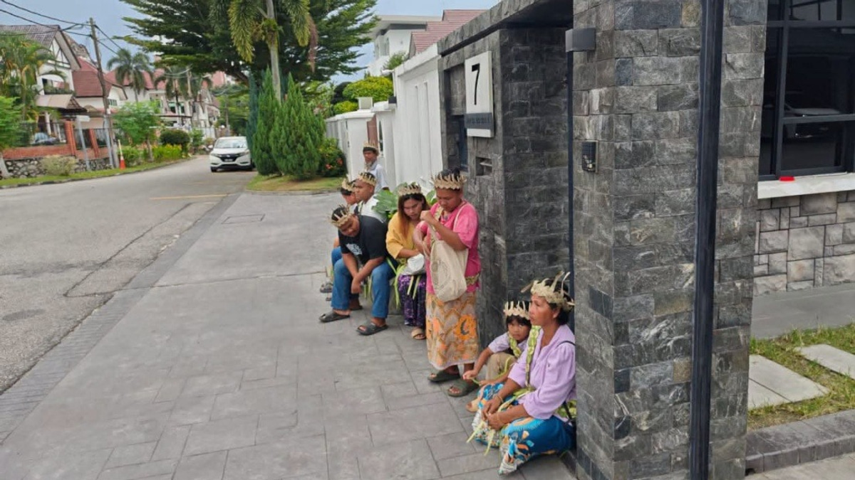 PM Anwar Pledges to Address Kampung Sungai Cot Orang Asli Land Dispute With Pahang Authorities