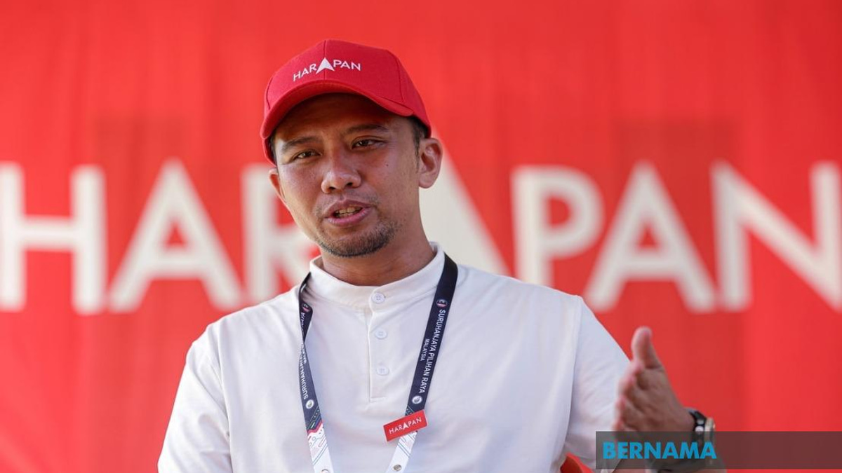 Doctor-Turned-Candidate Uses Stethoscope as Campaign Tool in Negeri Sembilan Race