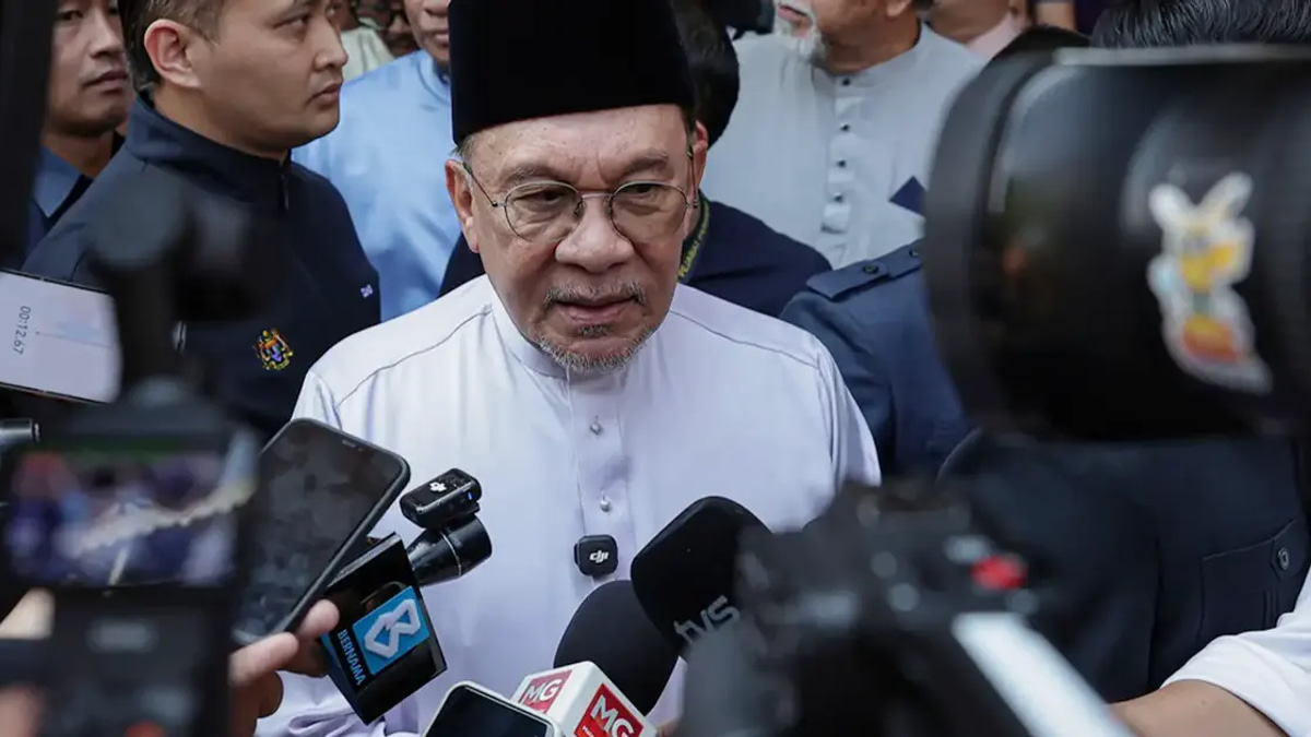 Anwar Vows Continued Effort Despite High Approval Ratings in Latest Merdeka Center Poll