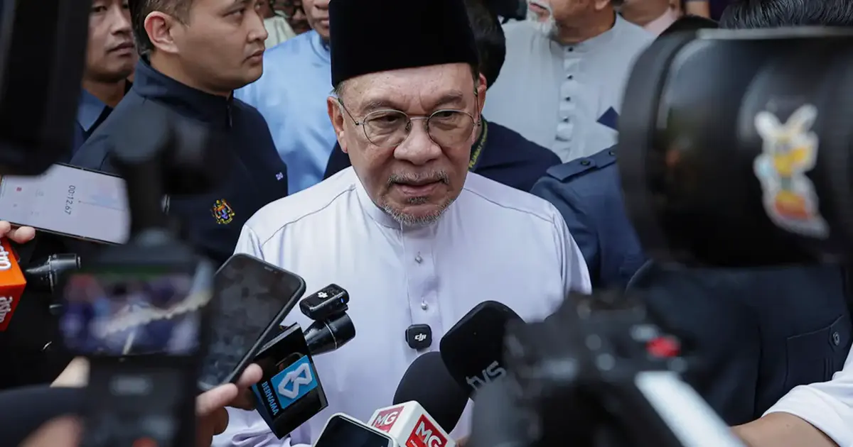 Anwar Vows Continued Effort Despite High Approval Ratings in Latest Merdeka Center Poll