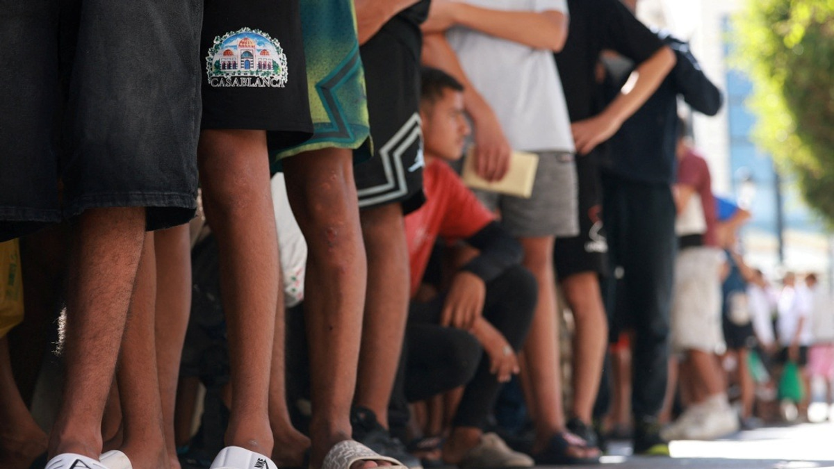Spain Retaliates With Border Checks on Italian Travellers Amid Migration Standoff