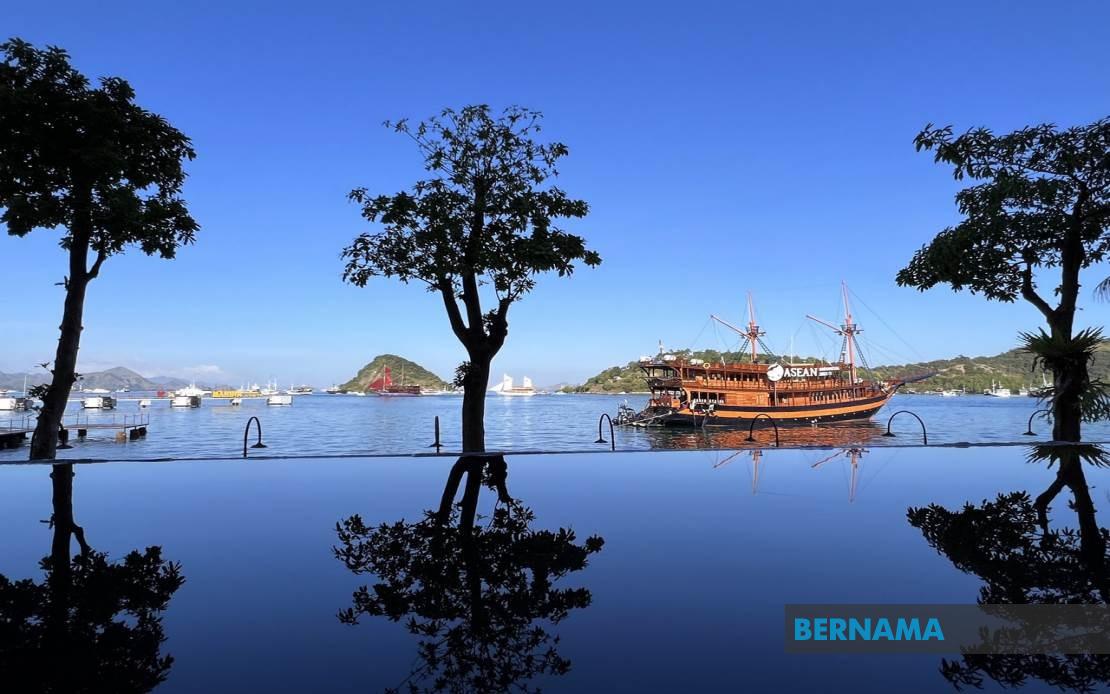 Southeast Asia's Digital Push: Infrastructure Gains and Security Challenges Shape Regional Development