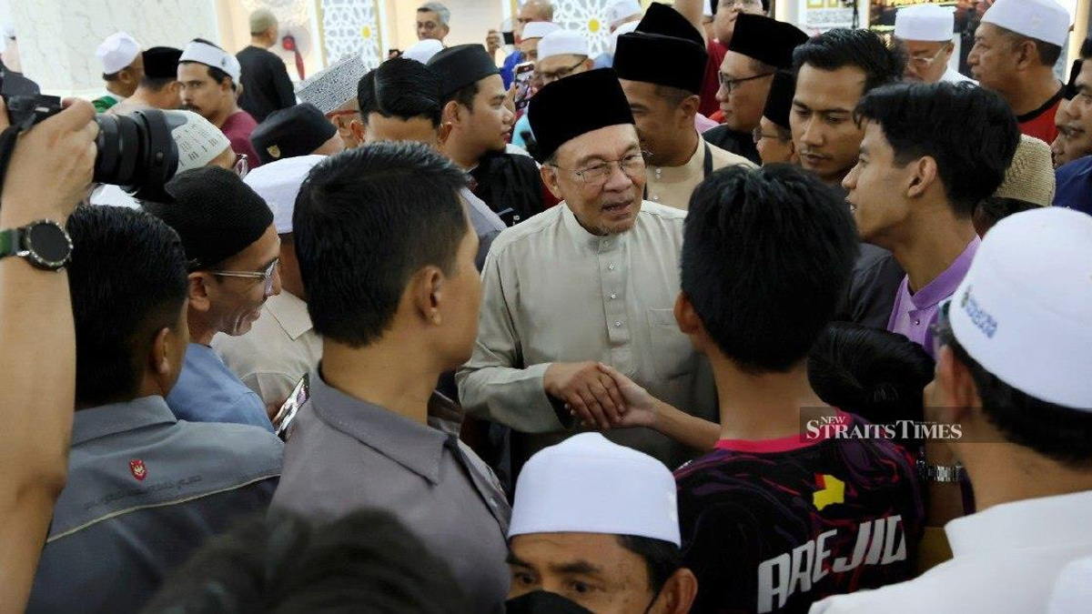 Anwar Pledges Full Release of Tabung Haji Royal Commission Report