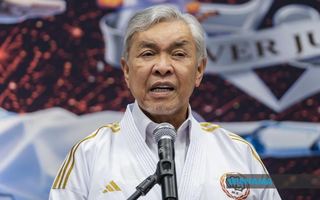 BN Takes Measured Stance as Members Exit Ahead of Johor Poll