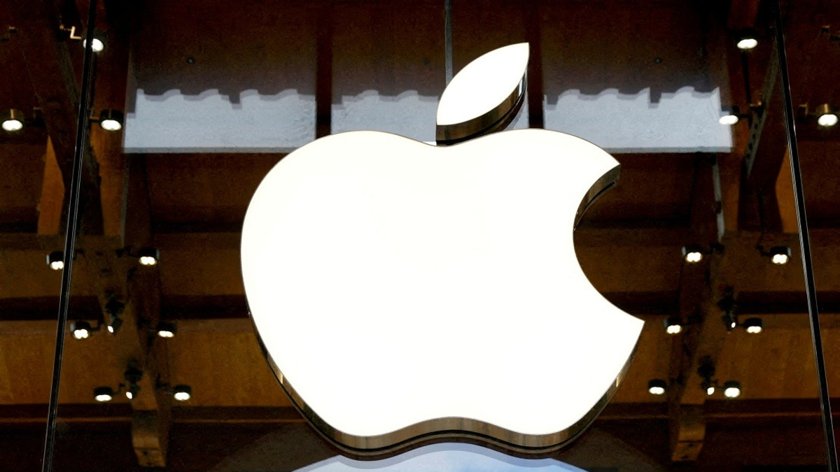 VK Sues Apple Over App Store Removals in Moscow Court