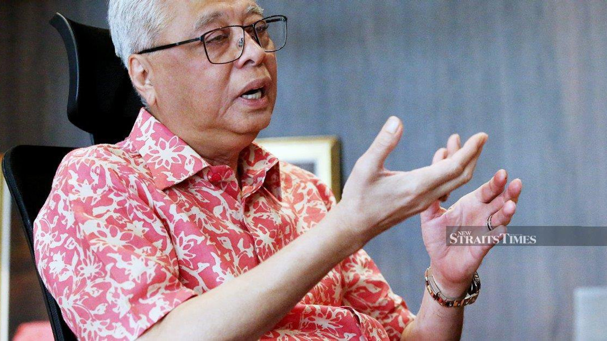 Former PM Ismail Sabri Receives Hospital Treatment Before Court Hearing