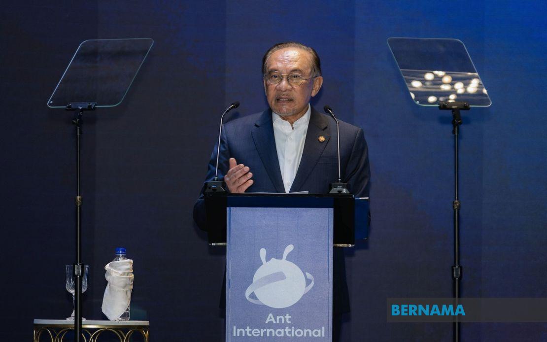 Malaysia Must Accelerate AI Readiness, Anwar Stresses at Ant International Launch