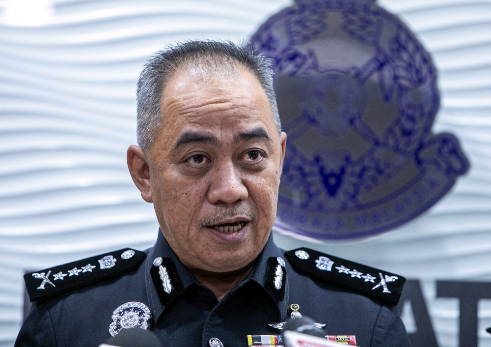 Perak Police Dismantle Suspected Romance Fraud Operations in Ipoh, Detain 12 Chinese Nationals