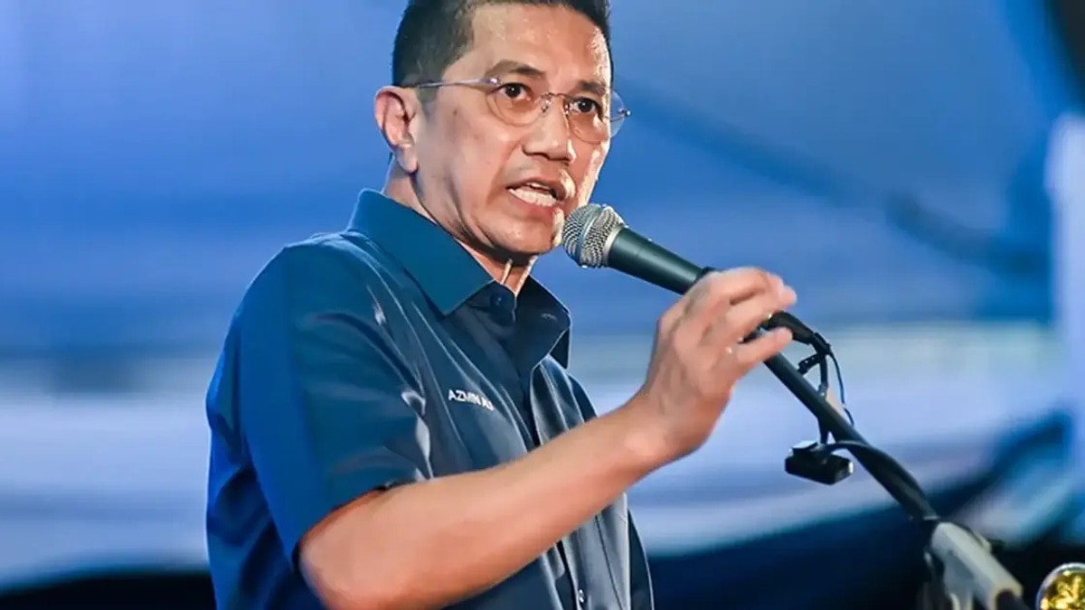 Azmin Ali positioned as potential bridge between Bersatu and Pakatan Harapan amid leadership speculation