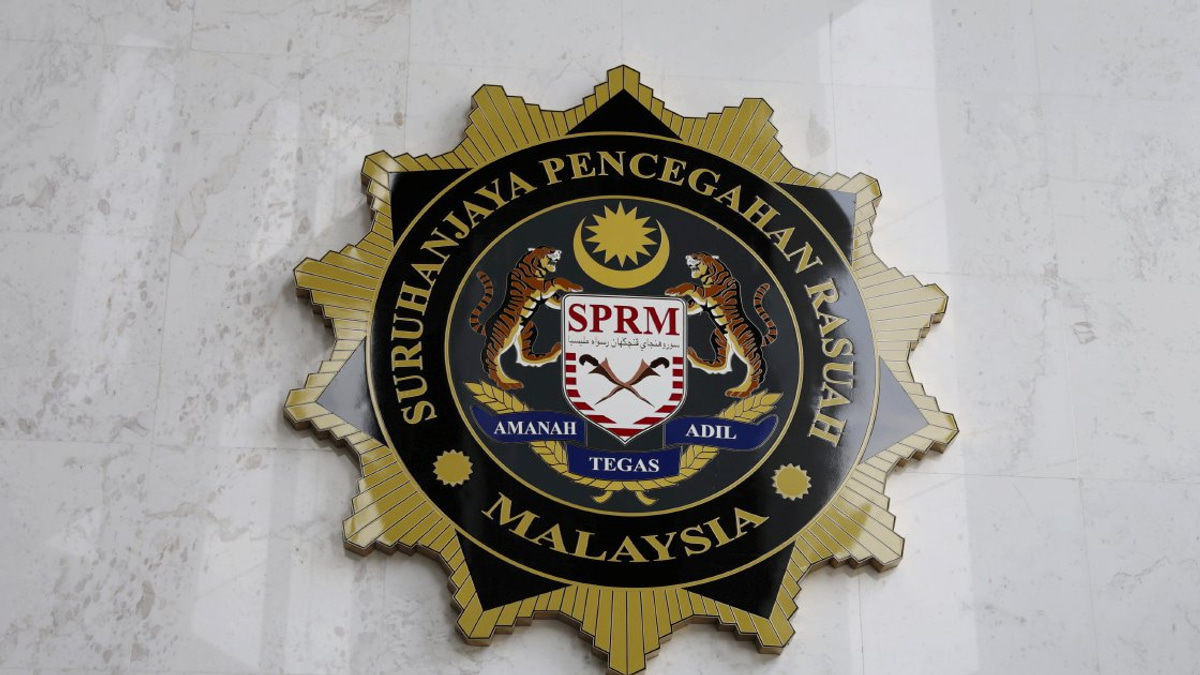 Prison Officer Arrested Over Alleged RM3,000 Bribery Scheme to Smuggle Contraband