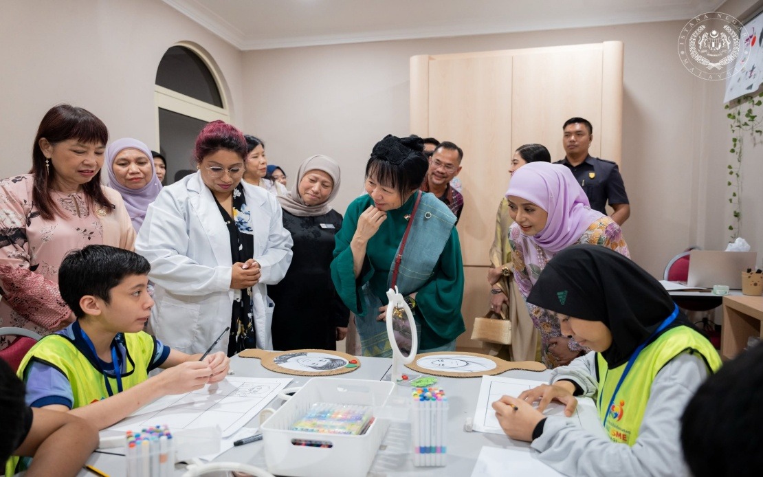Malaysia's Queen and Singapore First Lady Visit Autism Centre During State Visit