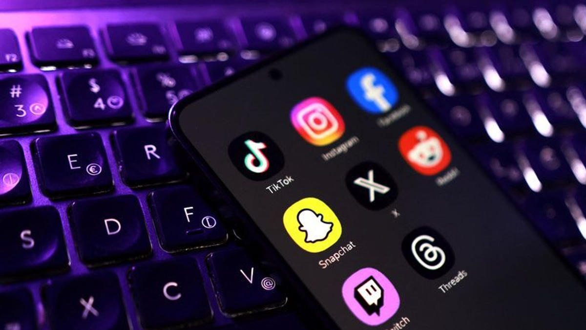 UK Study Reveals Social Media Curbs Boost Teen Sleep and Focus, But Enforcement Proves Tricky
