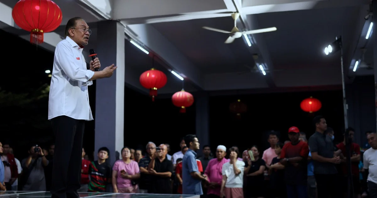 Anwar to tackle durian price crisis with Chinese premier during Beijing visit