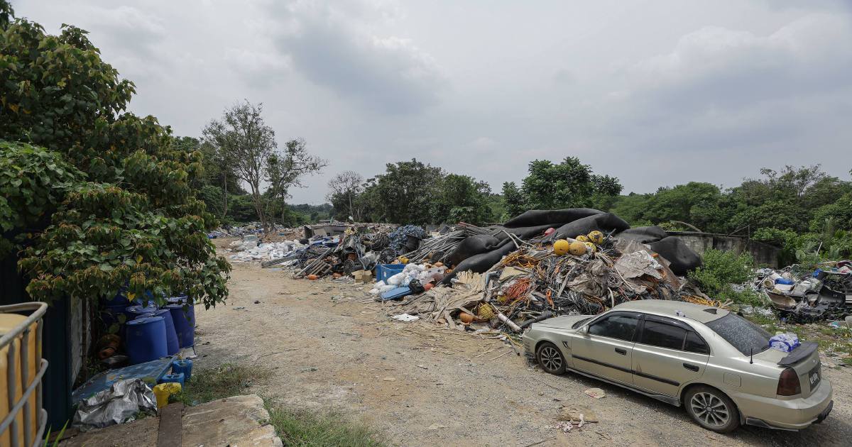 Johor forms task force to probe alleged Singapore construction waste dumping in Pontian