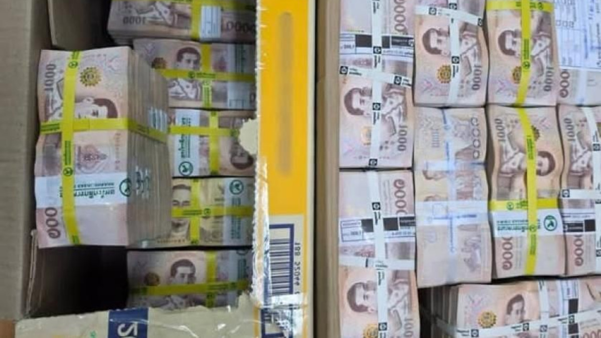Myanmar man held after Thai customs find 23 million baht hidden in food cartons at Mae Sai border