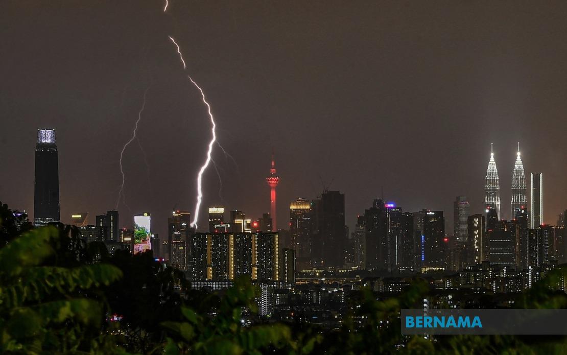Severe Weather Alert: Thunderstorms and Heavy Rain Expected Across Malaysia Until Evening