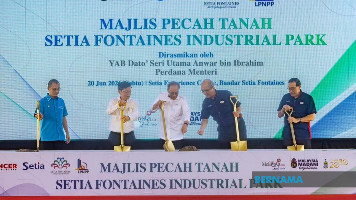 Development Must Benefit All Income Groups, Anwar Emphasises at Industrial Park Launch