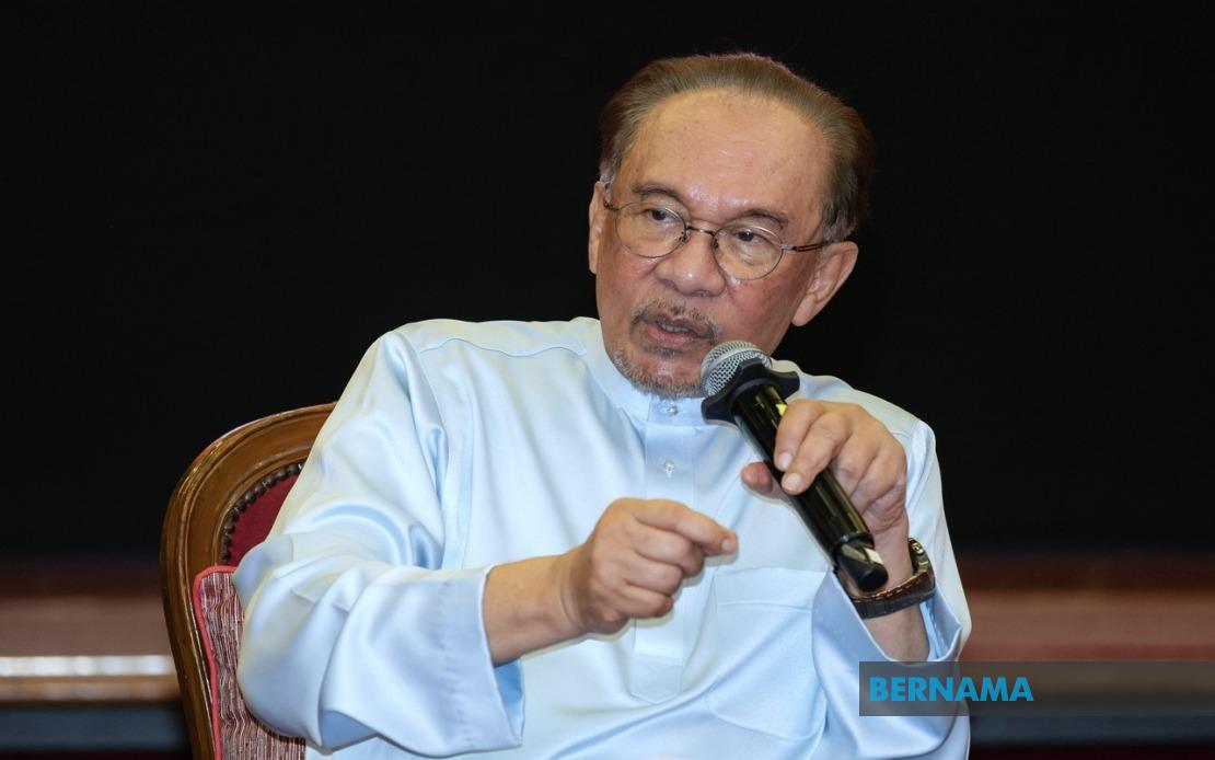 Anwar Escalates Felda Crisis, Appeals Directly to Prabowo Over RM2.5 Billion Indonesia Investment Loss