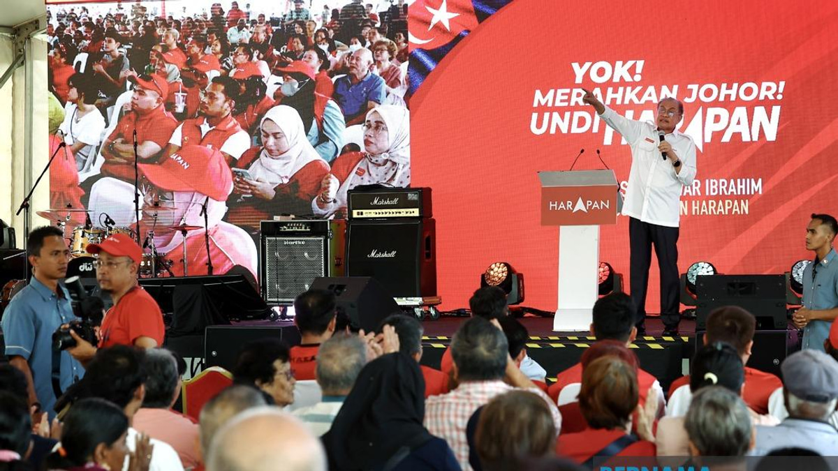 Anwar Urges Johor Campaigners to Drop Najib Release as Election Issue