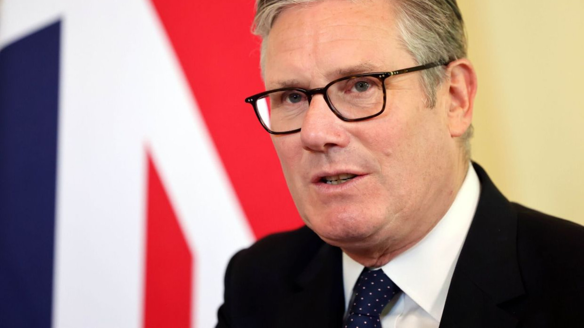 Starmer to unveil social media curbs for UK teens before G7 summit
