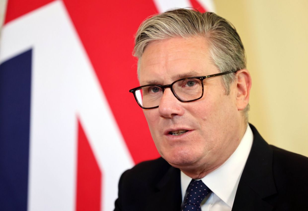 Starmer to unveil social media curbs for UK teens before G7 summit