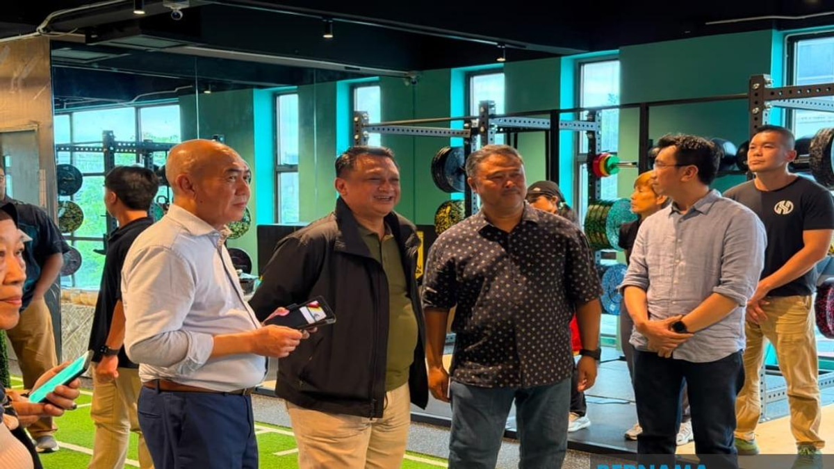 Strength Training Key to Preventing Falls in Malaysia's Ageing Population, Says Medical Expert